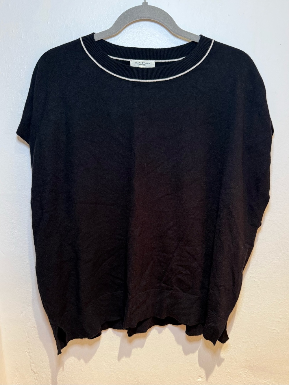 Max Studio London Sleeveless Sweater Black Size L